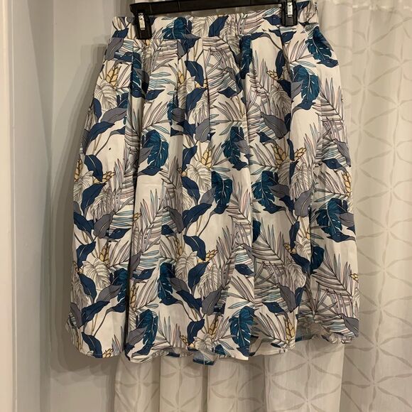 Floral Print Midi Skirt NWT - Picture 3 of 5